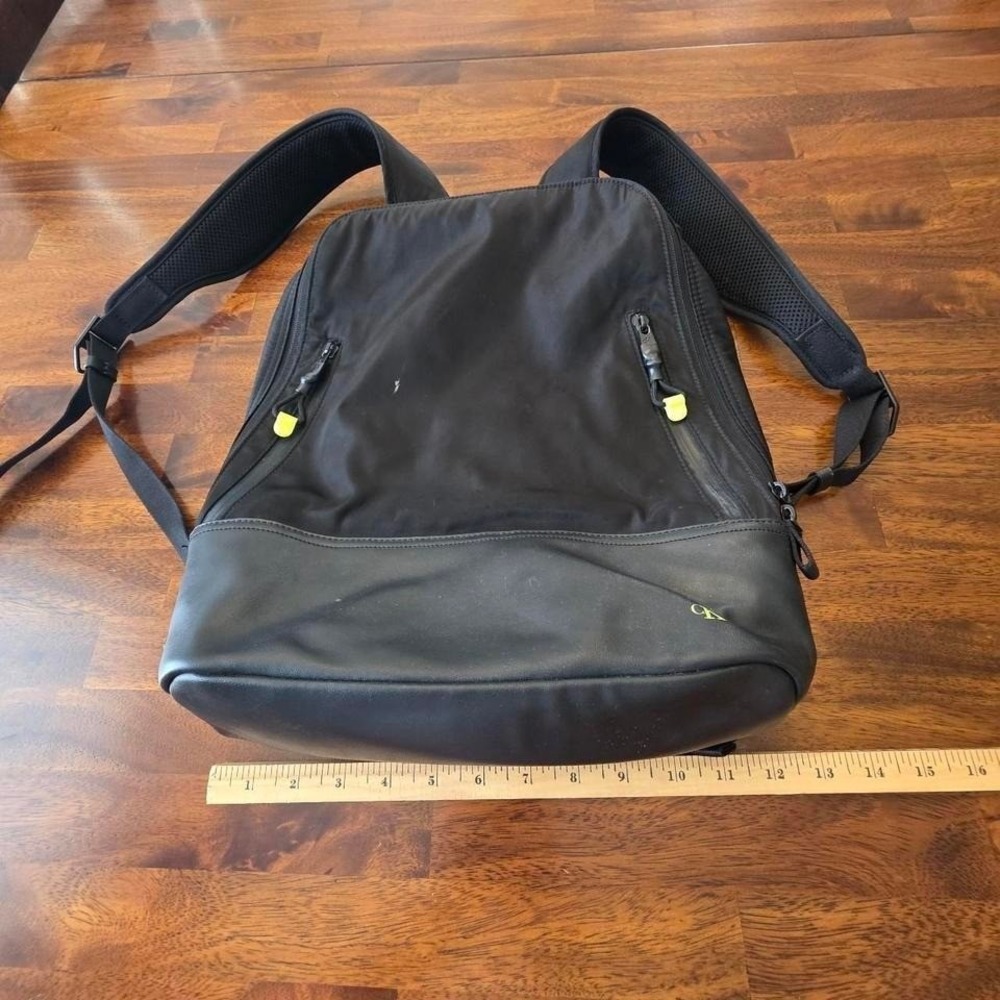 Calvin Klein backpack medium size - Picture 2 of 7